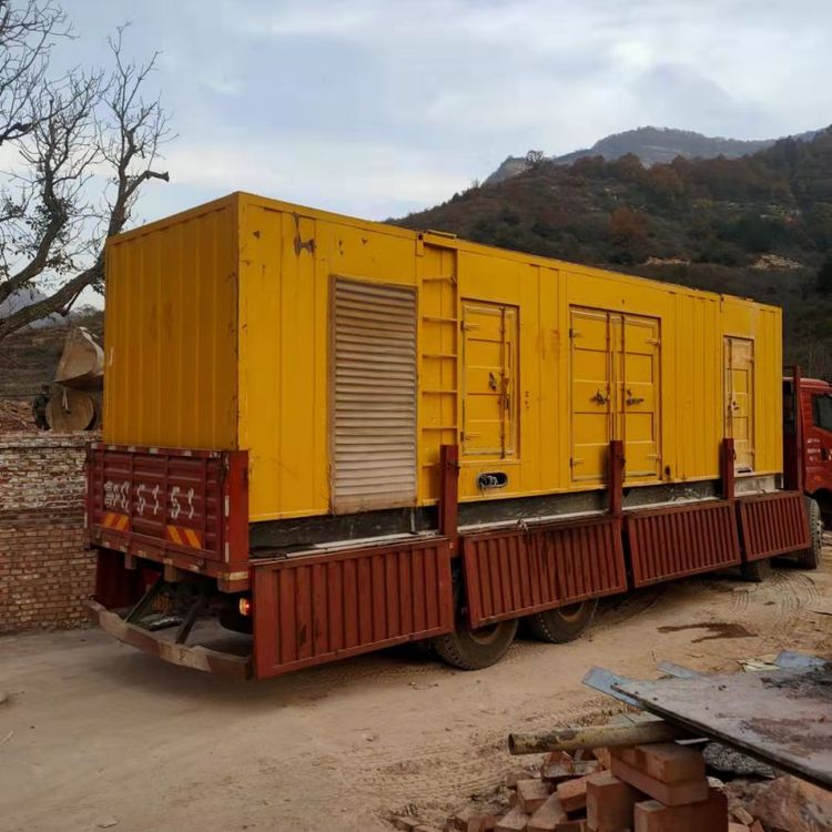 红塔200kW 发电机组在带电阻性负载时，输出功率会受到哪些因素的影响？