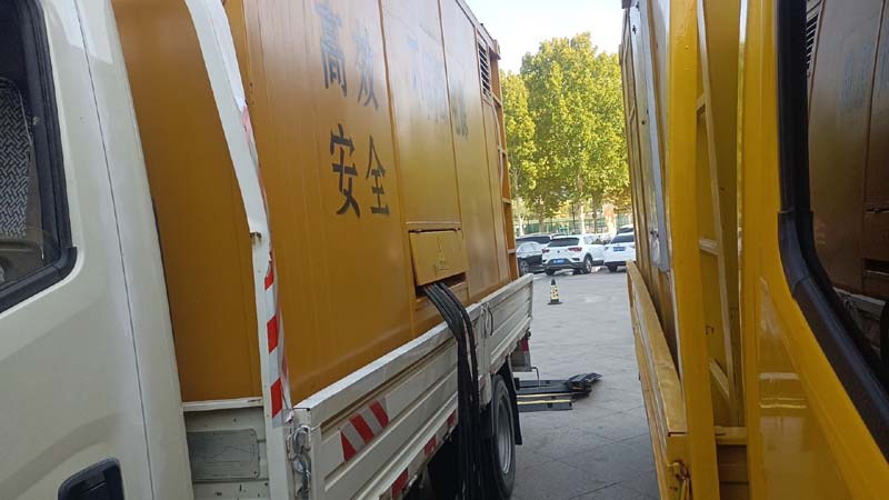 红塔如何判断柴油发电机组和UPS电源的切换时间是否符合要求？