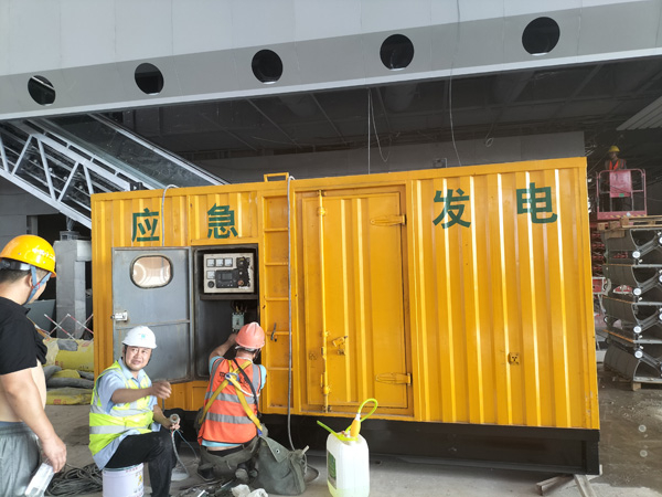 红塔怎样判断空气滤清器是否需要更换？